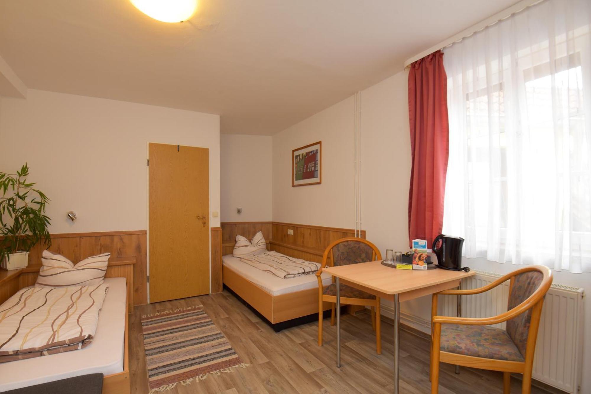 Pension Bergstube Bad Langensalza Buitenkant foto